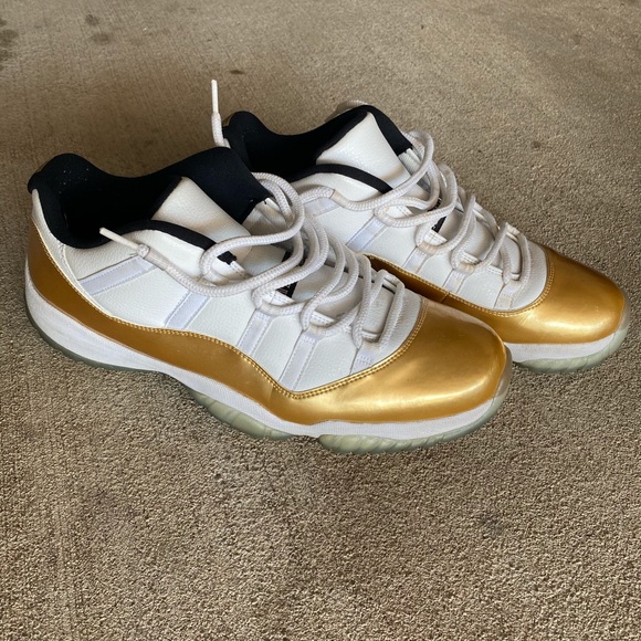 Jordan 11 Low “closing ceremony” - Picture 1 of 2